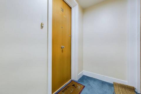 2 bedroom flat to rent, The Aspect , Queen Street, Cardiff. CF10