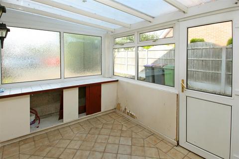 126 Fieldhouse Drive, Muxton, Telford, TF2 8PJ