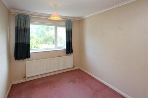 126 Fieldhouse Drive, Muxton, Telford, TF2 8PJ