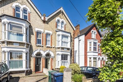 2 bedroom flat to rent, Beaconsfield Road London N11