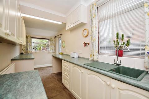 3 bedroom semi-detached house for sale, Bushfield Road, Scunthorpe