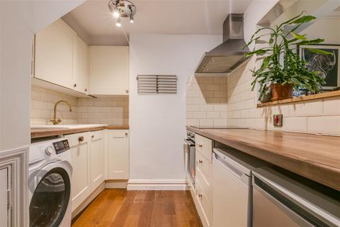 2 bedroom flat for sale, Wimbledon Park Road, London