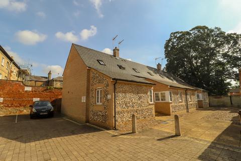 2 bedroom end of terrace house to rent, St Marys Square, Newmarket