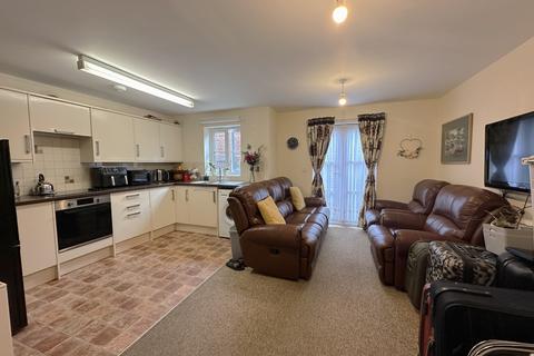 2 bedroom end of terrace house to rent, St Marys Square, Newmarket