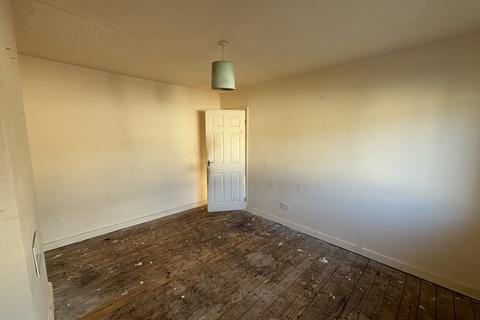 3 bedroom terraced house for sale, Whinfield Avenue, Keighley BD22