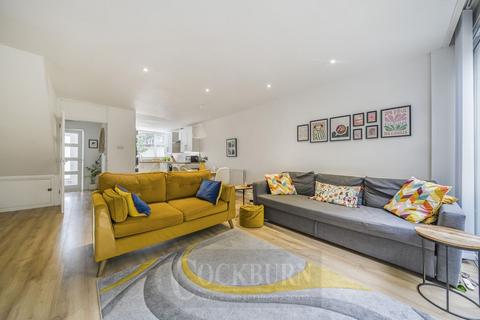 34 Woodmere, London, SE9 5NT