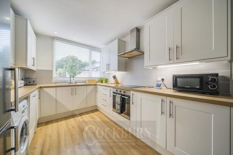 34 Woodmere, London, SE9 5NT