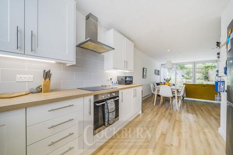 34 Woodmere, London, SE9 5NT