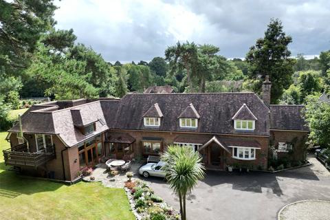 5 bedroom detached house for sale, The Orchard, Chilworth Road, Chilworth, Hampshire, SO16