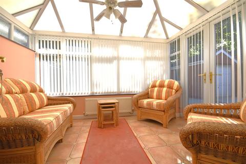 76 The Priory, Neston, CH64 3ST