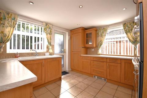 76 The Priory, Neston, CH64 3ST