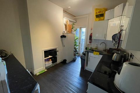 Flat to rent, Salisbury Road, Green Lanes, N4