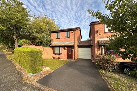 3 bedroom link detached house for sale, Chaffinch Drive, Kidderminster, DY10