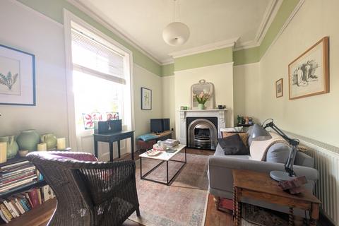 2 bedroom terraced house for sale, Victoria Road, Saltaire, West Yorkshire