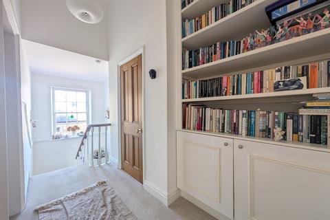 2 bedroom terraced house for sale, Victoria Road, Saltaire, West Yorkshire