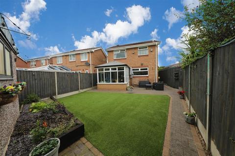 3 bedroom detached house for sale, Celandine Close, Hull