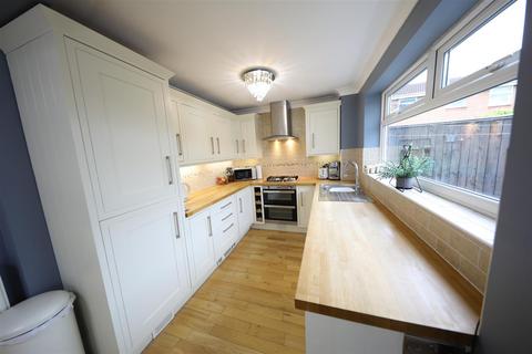 3 bedroom detached house for sale, Celandine Close, Hull