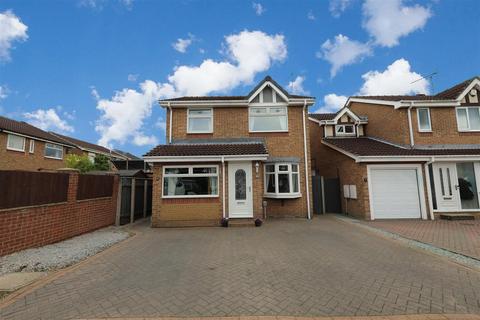 3 bedroom detached house for sale, Celandine Close, Hull