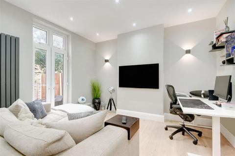 1 bedroom flat for sale, Leverton Street