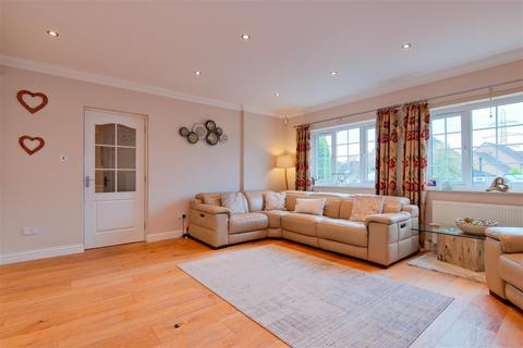 5 bedroom detached house for sale, Torrance Avenue, East Kilbride