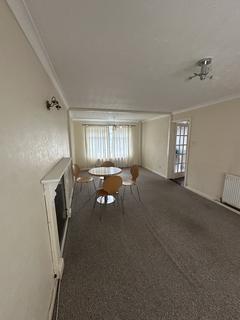 2 bedroom terraced house to rent, Holdforth Close, Leeds LS12