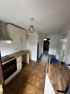 2 bedroom terraced house to rent, Holdforth Close, Leeds LS12