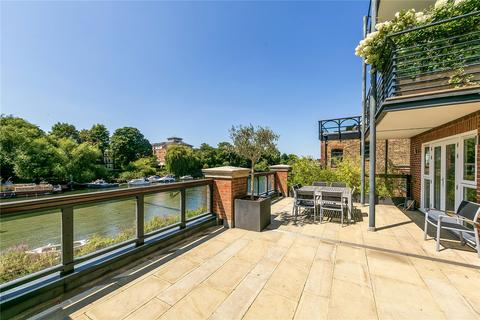 3 bedroom apartment for sale, Petersham Road, Richmond, TW10