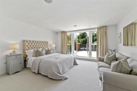 3 bedroom apartment for sale, Petersham Road, Richmond, TW10