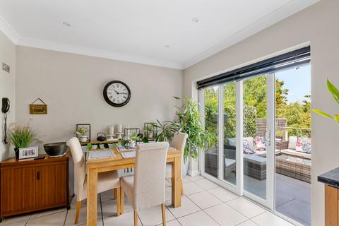 20 Downs Way, Epsom, KT18 5LU