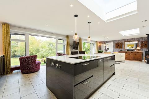 6 bedroom detached house for sale, Church Road, Salisbury SP1