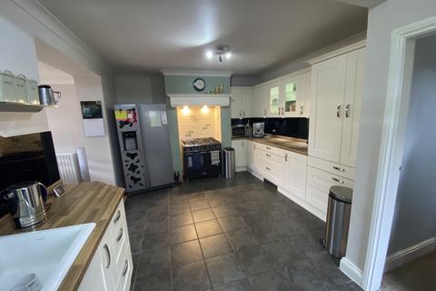 3 bedroom semi-detached house to rent, Harden Lane, Wilsden BD15