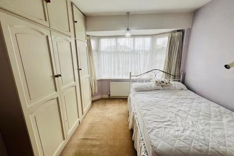 3 bedroom semi-detached house to rent, Calder Gardens, Edgware HA8