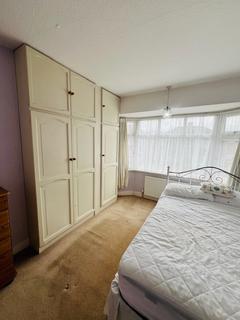 3 bedroom semi-detached house to rent, Calder Gardens, Edgware HA8