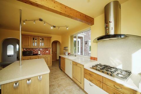 14 Higher Beacon, Ilminster, TA19 9AJ