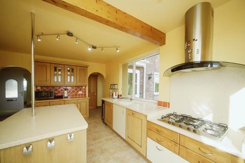 14 Higher Beacon, Ilminster, TA19 9AJ