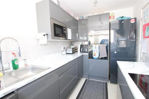 17 Stonecroft, Bradford, BD2 2HW