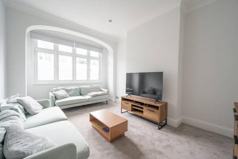 4 bedroom terraced house to rent, Eastbourne Road, Tooting, London, SW17