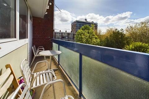 4 bedroom apartment to rent, Twyford Road, London, N1