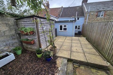 25 Oxen Road, Crewkerne, TA18 7HN