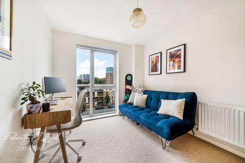 2 bedroom flat for sale, Greenwich High Road, London, SE10 8GS