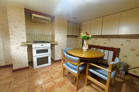 2 bedroom terraced house to rent, Darfield Place, Harehills, Leeds, LS8