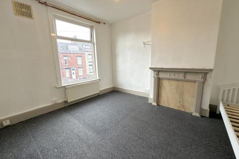 2 bedroom terraced house to rent, Darfield Place, Harehills, Leeds, LS8