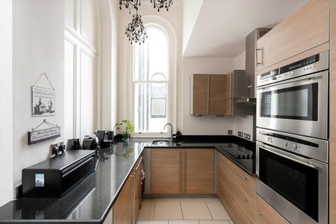 2 bedroom apartment for sale, Cornwall Gardens, South Kensington SW7