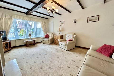 3 bedroom semi-detached bungalow for sale, Great North Road, Micklefield, Leeds