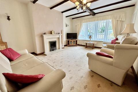 3 bedroom semi-detached bungalow for sale, Great North Road, Micklefield, Leeds