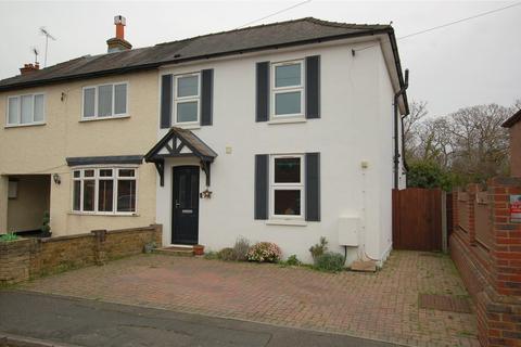 14 Common Lane, New Haw, Addlestone, KT15 3LH