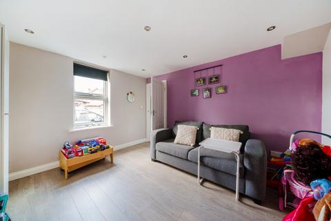 14 Common Lane, New Haw, Addlestone, KT15 3LH