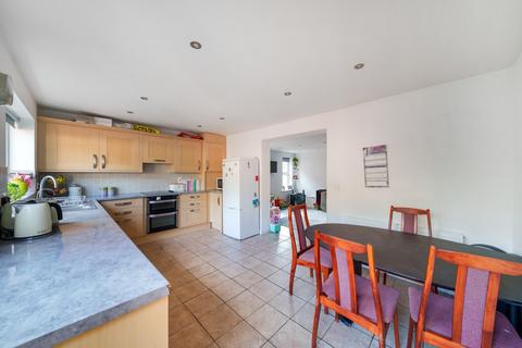 14 Common Lane, New Haw, Addlestone, KT15 3LH