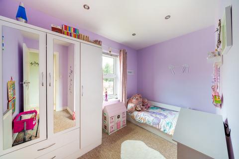 14 Common Lane, New Haw, Addlestone, KT15 3LH