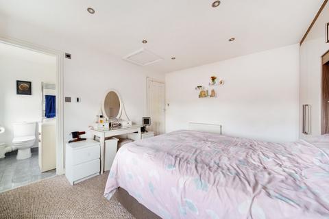 14 Common Lane, New Haw, Addlestone, KT15 3LH